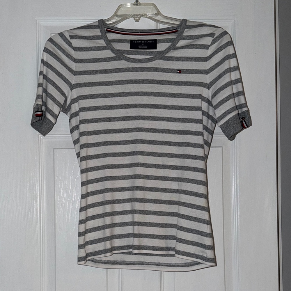 Tommy Hilfiger Women's Medium Gray and White Striped Tee